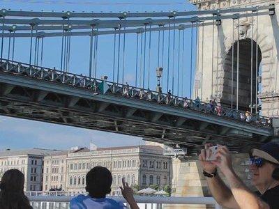 Budapest Danube Sightseeing Cruise with Drink and Audio Guide