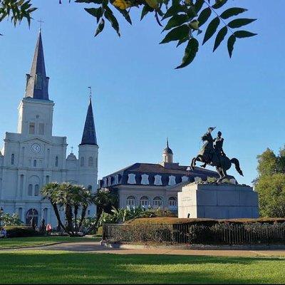 New Orleans City Tour: Cemetery, French Quarter, Garden District