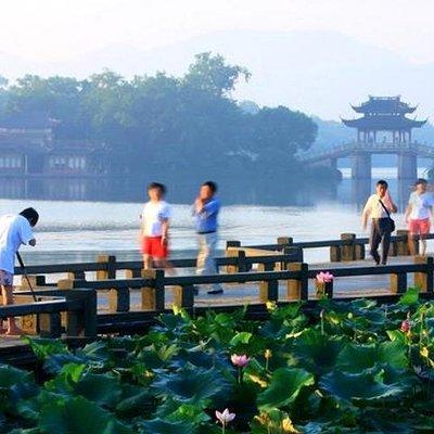 Private Full Day Tour : Customizable Hangzhou City Highlights with Multi Options