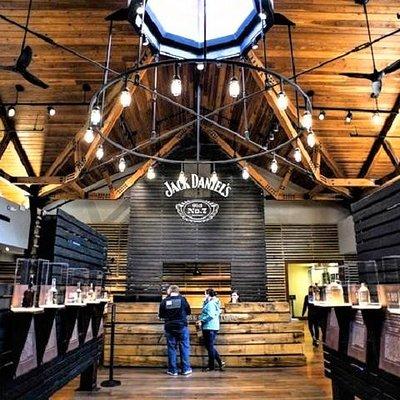 Nashville to Jack Daniel's Distillery Bus Tour & Whiskey Tastings