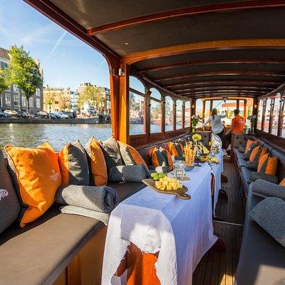 Amsterdam Classic Saloon Boat Cruise, Drinks and Cheese Option