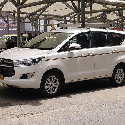 From Delhi: One way Private Transfer Service to Agra