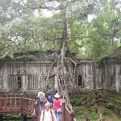 Two Days Angkor Wat Park-Beng Mealea and Kampong Phluk Village