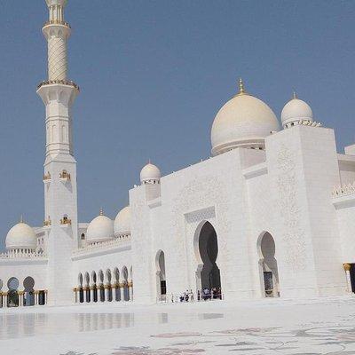 Private Tour From Ras Al Khaima Hotels : Abu Dhabi 10 Hours With Expert Driver