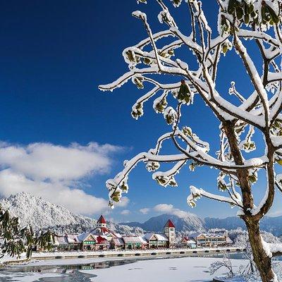 Xiling Snow Mountain and Huashuiwan Hot-spring Tour