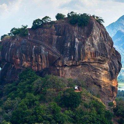 Full-Day Private Sigiriya and Dambulla from Kandy