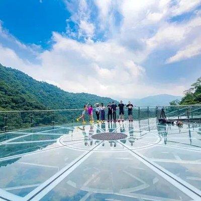 Private Tour to Gulong Canyon with Glass Bridge and Water Falls from Guangzhou 