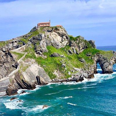 Gaztelugatxe, Mundaka and Gernika Tour from Bilbao