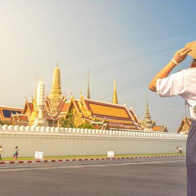 Explore the Grand Palace, the Emerald Buddha and Wat Pho Complex - Private Tour