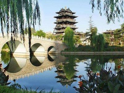 4 Hour Private Walking Tour to Daming Lake, Qushuiting Street and More