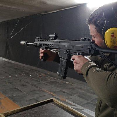 Try real weapons - Winchester, Glock17, Kalashnikov, Beretta 92FS