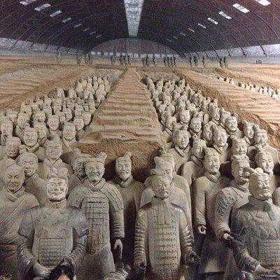 Private Chengdu Bullet Train Trip to Xi'an: Terracotta Warriors and City Wall