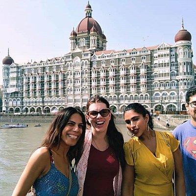 PRIVATE Mumbai Full Day Tour in Premium Car/Bus/Moped with GUIDE