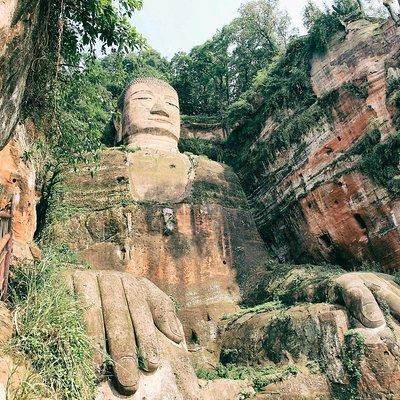  Chengdu Private Day Tour to the Leshan Giant Buddha and Huanglongxi Old Town