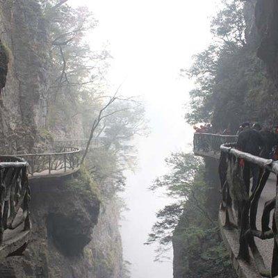 Day Tour for Tianmen Mountian and The Longgest Glass Bridge in the world