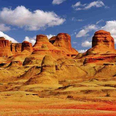 Dunhuang Private Tour: Western Thousand Buddha Caves and Yadan Geological Park