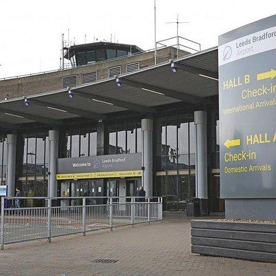 Private Leeds Bradford Arrival Transfer - Airport to Hotel / Accommodation