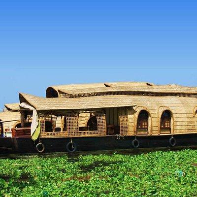 Trivandrum Private Tour: Overnight Alleppey Backwaters Houseboat Cruise