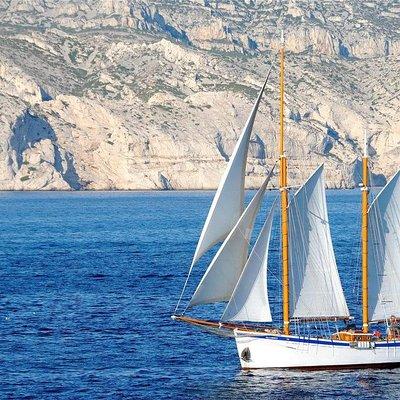 Sailing day in the heart of the Calanques