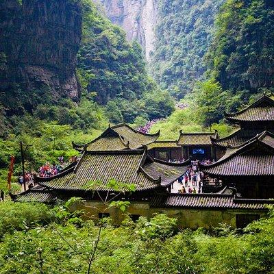 1-Day Private Tour: Wulong Tiankeng Three Bridges and Fairy Mountain