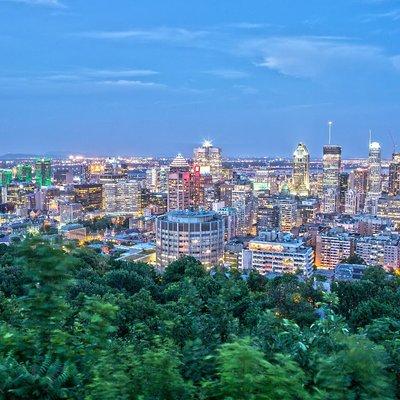 Night on Montreal Small Group Tour with La Grand Roue Ride