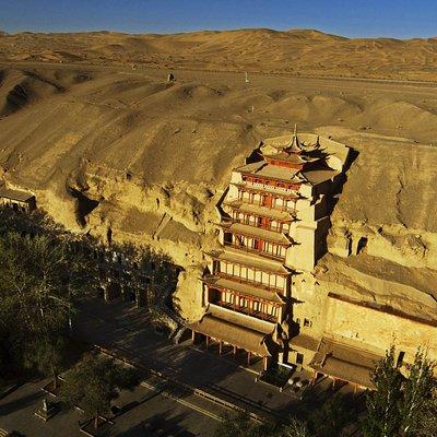 1-Day Dunhuang Tour to Crescent Lake,Mogao Grottoes and Shazhou Night Market