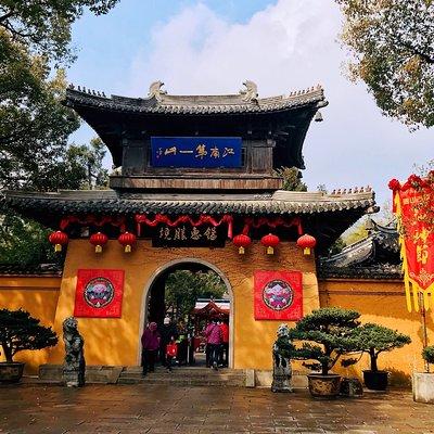 Half-Day Private Tour of Huishan Old Town and Jichang Garden