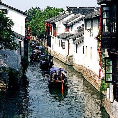 Wuxi Private Transfer to Suzhou with stop-over at Zhouzhuang Water Town