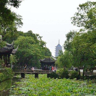 Suzhou Self-Guided Tour with Zhouzhuang or Tongli Water Town from Wuxi 