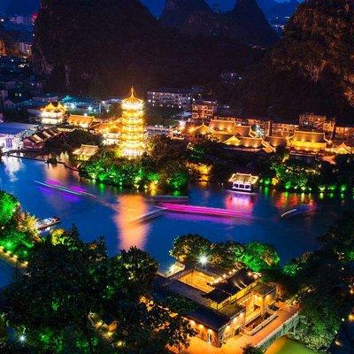 Private Guilin Illuminated Night Tour with Two Rivers and Four Lakes Cruise