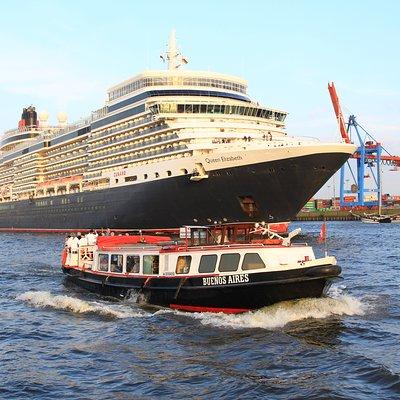 Hamburg harbor tour with a barge