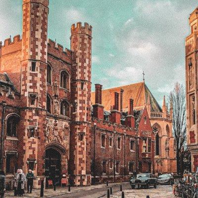 Explore Cambridge Student Life & Top Colleges Walking Tour