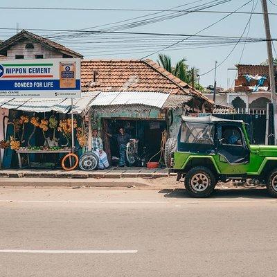 Colombo City Tour by Land Rover Series 1 Jeep from Colombo Port