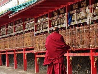 Private Day Tour to Kumbum Monastery, Dongguan Mosque in Xining from Lanzhou