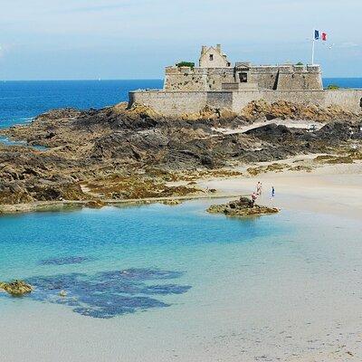 Private 2-hour Walking Tour of Saint Malo with private official tour guide