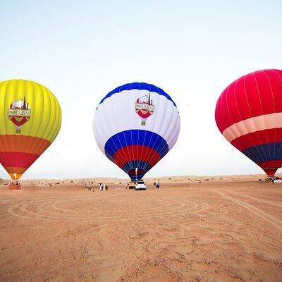 Hot Air Balloon Ride With Gourmet Breakfast and Falcon Show