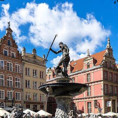 Gdansk and Malbork Castle Small Group Tour from Warsaw with Lunch 