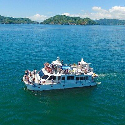 Full Day Tour to Tortuga Island from San José