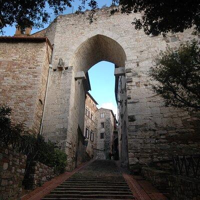 The secrets of Perugia. Underground and Etruscan tour