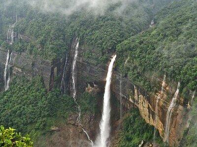 5-Day Private Tour in Meghalaya with Meals and Accommodation