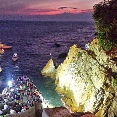 DeLuxe Cliff Divers+Sunset Exhibition byNight w/Different Options