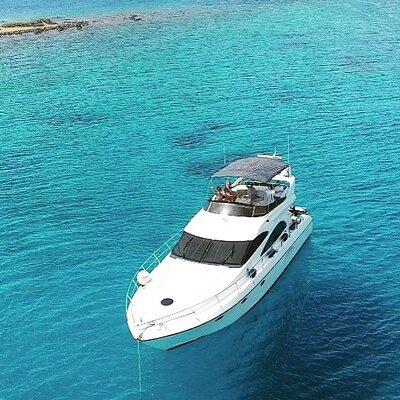 VIP Motor Yacht Charter - 17 meter - 10 Guests max - Full day