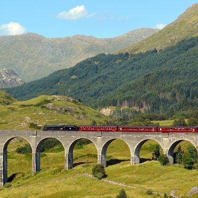 Glenfinnan Viaduct, Glencoe and Fort William Tour from Edinburgh