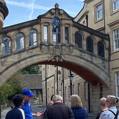 Oxford | Alumni-Led Walking Tour w/opt New College