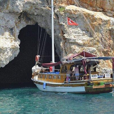 Half-Day Boat Tour to Antalya Waterfalls