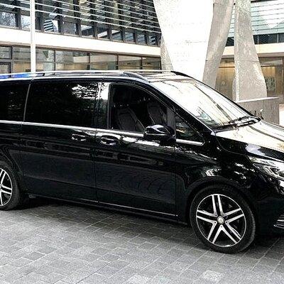 Private Transfer: Kiel Cruise Port to Hamburg or Airport HAM