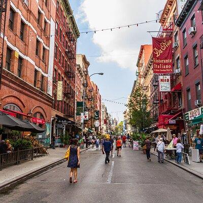 New York City Mafia and Local Food Tour led by NYPD Guides