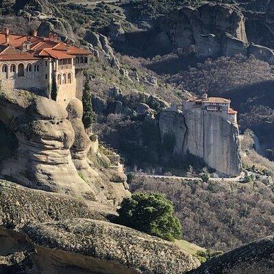 Local Agency - 1 day by Train Thessaloniki to Meteora in English or Spanish