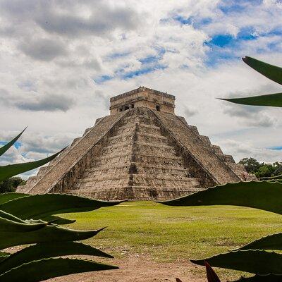 Chichen Itza, Cenote and Valladolid Small Group Day Trip