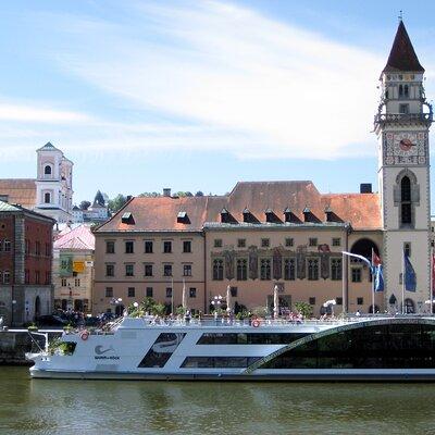 Private Transfer from Passau to Prague